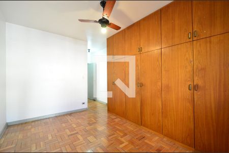 Casa à venda com 180m², 4 quartos e 2 vagasSuíte