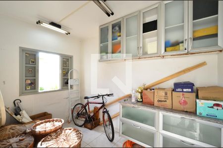 Casa à venda com 180m², 4 quartos e 2 vagasQuarto de Serviço