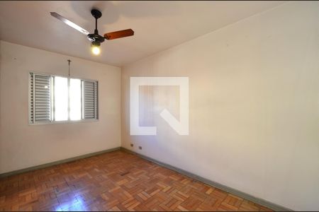 Casa à venda com 180m², 4 quartos e 2 vagasSuíte