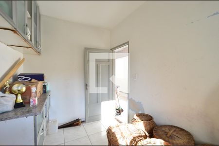 Casa à venda com 180m², 4 quartos e 2 vagasQuarto de Serviço