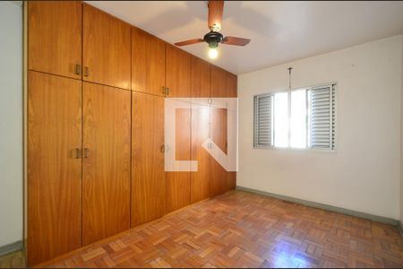 Casa à venda com 180m², 4 quartos e 2 vagasSuíte