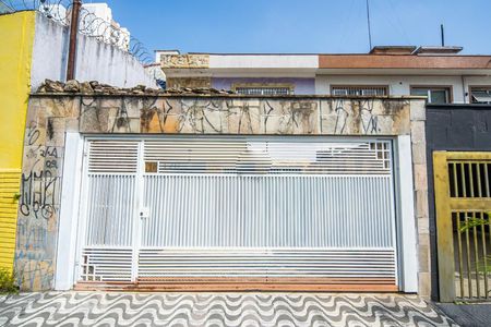 Casa para alugar com 220m², 3 quartos e 2 vagasFachada