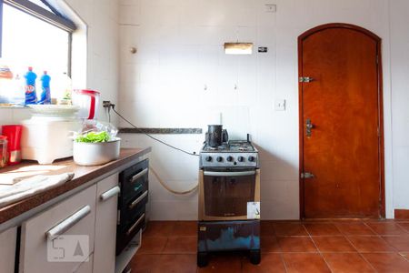 Casa à venda com 150m², 5 quartos e 2 vagas Casa à venda com 150m², 5 quartos e 2 vagasCozinha