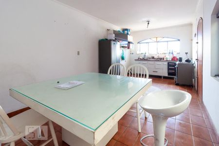 Casa à venda com 150m², 5 quartos e 2 vagas Casa à venda com 150m², 5 quartos e 2 vagasCozinha