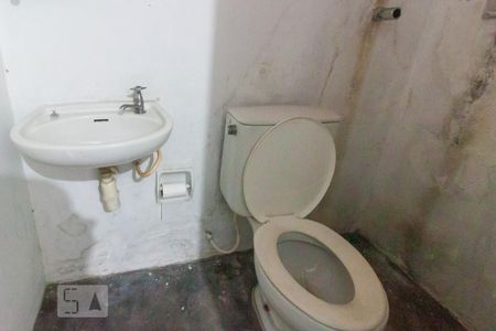 Casa à venda com 150m², 5 quartos e 2 vagas Casa à venda com 150m², 5 quartos e 2 vagasBanheiro - Edícula