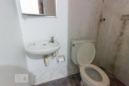 Casa à venda com 150m², 5 quartos e 2 vagas Casa à venda com 150m², 5 quartos e 2 vagasBanheiro - Edícula