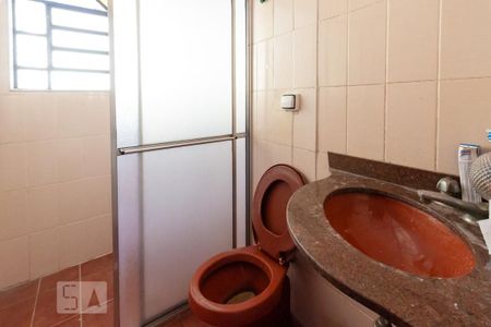 Casa à venda com 150m², 5 quartos e 2 vagas Casa à venda com 150m², 5 quartos e 2 vagasBanheiro 2