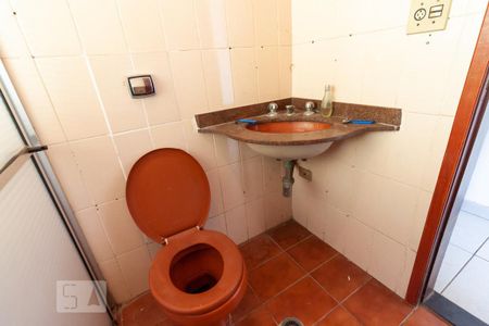 Casa à venda com 150m², 5 quartos e 2 vagas Casa à venda com 150m², 5 quartos e 2 vagasBanheiro 1