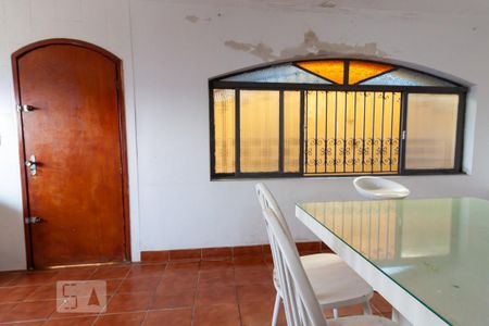 Casa à venda com 150m², 5 quartos e 2 vagas Casa à venda com 150m², 5 quartos e 2 vagasCozinha