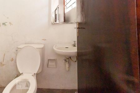 Casa à venda com 150m², 5 quartos e 2 vagas Casa à venda com 150m², 5 quartos e 2 vagasBanheiro - Edícula