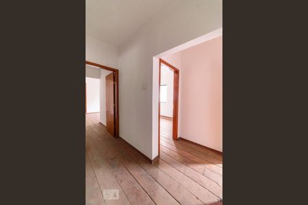 Casa à venda com 340m², 4 quartos e 4 vagasCorredor