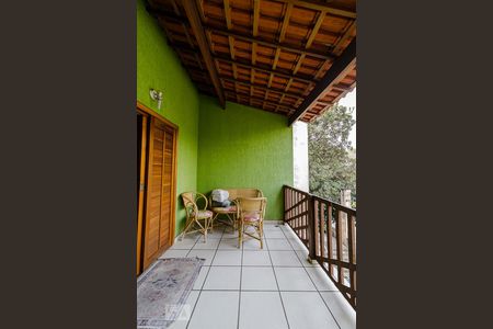 Casa à venda com 180m², 4 quartos e 6 vagas Casa à venda com 180m², 4 quartos e 6 vagasSacada da Suíte 1