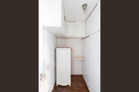 Apartamento à venda com 108m², 3 quartos e 2 vagas Apartamento à venda com 108m², 3 quartos e 2 vagasQuarto de Serviço