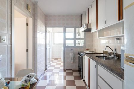 Apartamento à venda com 108m², 3 quartos e 2 vagas Apartamento à venda com 108m², 3 quartos e 2 vagasCozinha