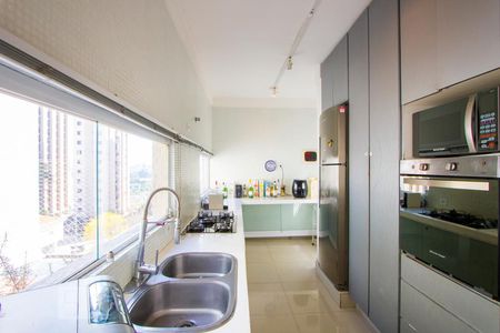 Apartamento para alugar com 160m², 2 quartos e 2 vagas Apartamento para alugar com 160m², 2 quartos e 2 vagasCozinha