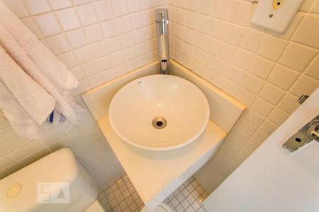 Apartamento para alugar com 160m², 2 quartos e 2 vagas Apartamento para alugar com 160m², 2 quartos e 2 vagasBanheiro do quarto 1