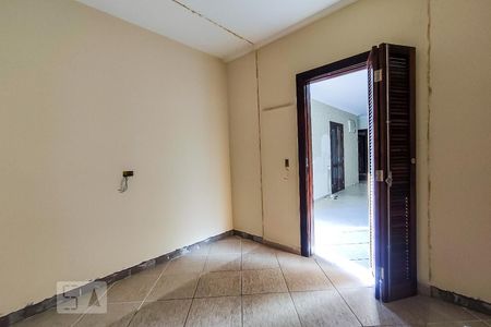 Casa à venda com 800m², 6 quartos e 5 vagas Casa à venda com 800m², 6 quartos e 5 vagasCloset da Suíte 4