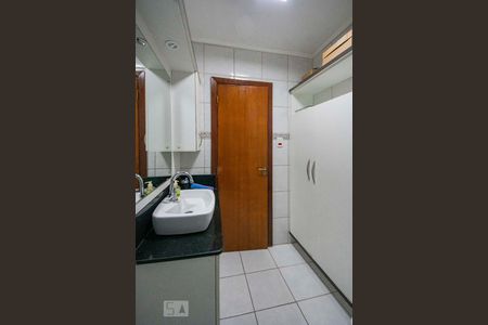 Apartamento à venda com 90m², 2 quartos e 1 vaga Apartamento à venda com 90m², 2 quartos e 1 vagaBanheiro
