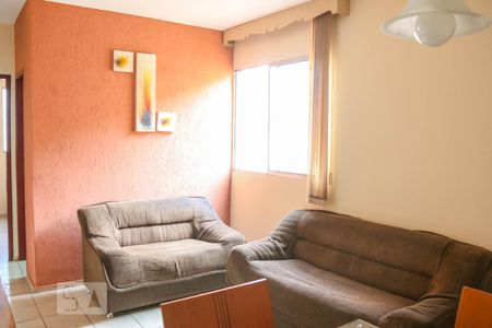Sala de apartamento à venda com 3 quartos, 70m² em Monsenhor Messias, Belo Horizonte