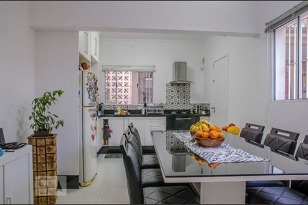 Casa à venda com 220m², 3 quartos e 2 vagasCopa