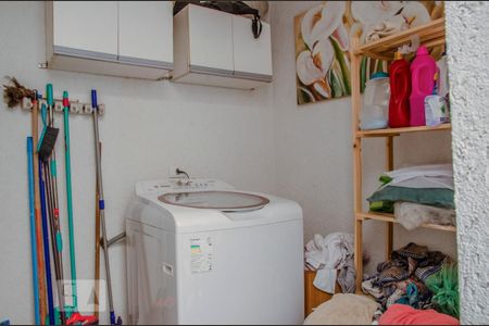 Casa à venda com 220m², 3 quartos e 2 vagasÁrea de serviço