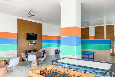 Apartamento à venda com 130m², 4 quartos e 3 vagas Apartamento à venda com 130m², 4 quartos e 3 vagasCondomínio