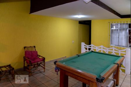 Casa à venda com 210m², 3 quartos e 2 vagas Casa à venda com 210m², 3 quartos e 2 vagasVaranda