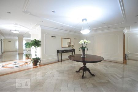 Apartamento à venda com 132m², 3 quartos e 2 vagasHall social