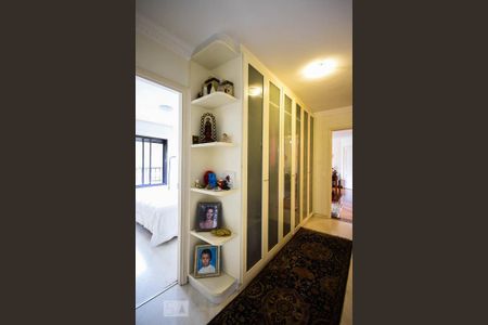 Apartamento à venda com 132m², 3 quartos e 2 vagas Apartamento à venda com 132m², 3 quartos e 2 vagasCorredor