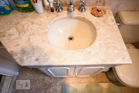 Apartamento à venda com 132m², 3 quartos e 2 vagas Apartamento à venda com 132m², 3 quartos e 2 vagasPia do banheiro da suíte 2