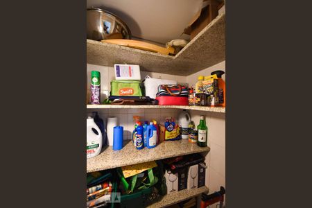 Apartamento à venda com 132m², 3 quartos e 2 vagas Apartamento à venda com 132m², 3 quartos e 2 vagasDespensa