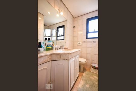 Apartamento à venda com 132m², 3 quartos e 2 vagas Apartamento à venda com 132m², 3 quartos e 2 vagasBanheiro suíte 2