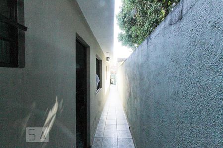 Casa à venda com 200m², 2 quartos e 2 vagasCorredor