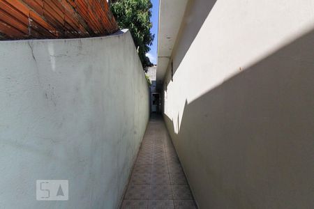Casa à venda com 200m², 2 quartos e 2 vagasCorredor