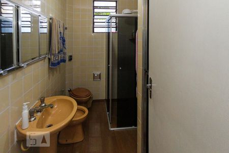 Casa à venda com 200m², 2 quartos e 2 vagasBanheiro 02