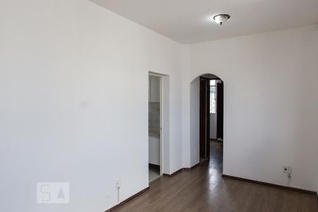 Sala de apartamento para alugar com 3 quartos, 62m² em Santo Antônio, Belo Horizonte