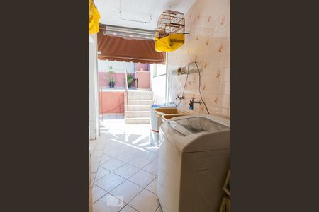 Casa à venda com 224m², 3 quartos e 5 vagas Casa à venda com 224m², 3 quartos e 5 vagasÁrea de serviço