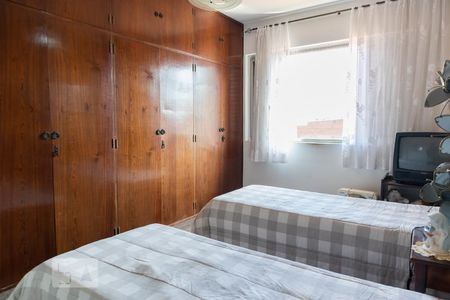 Casa à venda com 224m², 3 quartos e 5 vagas Casa à venda com 224m², 3 quartos e 5 vagasQuarto 2