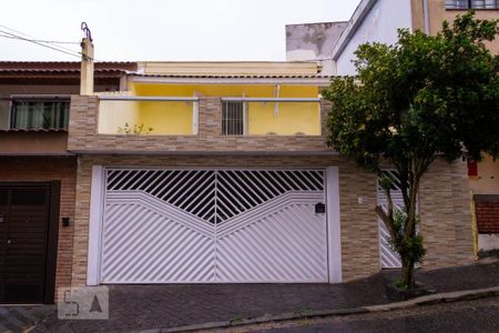 Casa à venda com 124m², 3 quartos e 3 vagasFachada