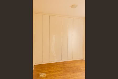 Apartamento à venda com 70m², 2 quartos e 2 vagas Apartamento à venda com 70m², 2 quartos e 2 vagasArmário