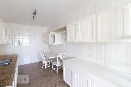 Apartamento à venda com 220m², 3 quartos e 2 vagasCozinha