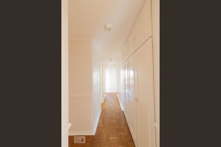 Apartamento à venda com 220m², 3 quartos e 2 vagasCorredor