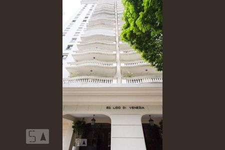 Apartamento à venda com 220m², 3 quartos e 2 vagasFachada