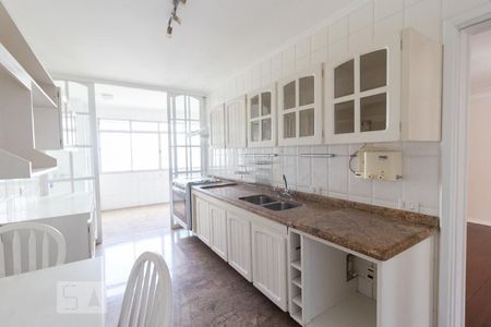 Apartamento à venda com 220m², 3 quartos e 2 vagasCozinha