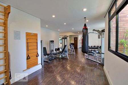 Apartamento à venda com 317m², 4 quartos e 5 vagas Apartamento à venda com 317m², 4 quartos e 5 vagasÁrea comum - Academia