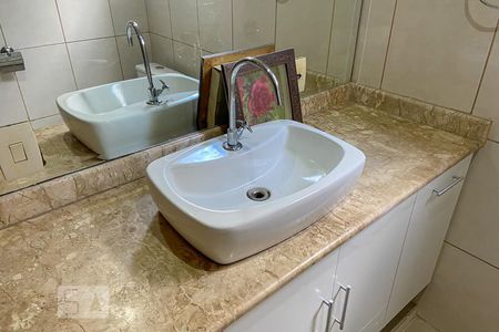 Apartamento à venda com 89m², 2 quartos e sem vaga Apartamento à venda com 89m², 2 quartos e sem vagaBanheiro da Suíte