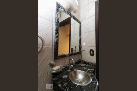Casa à venda com 560m², 6 quartos e 6 vagas Casa à venda com 560m², 6 quartos e 6 vagasLavabo da Área Gourmet