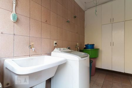 Casa à venda com 560m², 6 quartos e 6 vagas Casa à venda com 560m², 6 quartos e 6 vagasÁrea de Serviço
