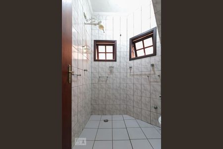 Casa à venda com 560m², 6 quartos e 6 vagas Casa à venda com 560m², 6 quartos e 6 vagasBanheiro
