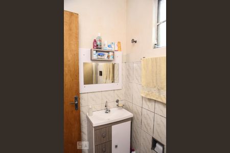 Casa à venda com 180m², 3 quartos e 5 vagas Casa à venda com 180m², 3 quartos e 5 vagasBanheiro